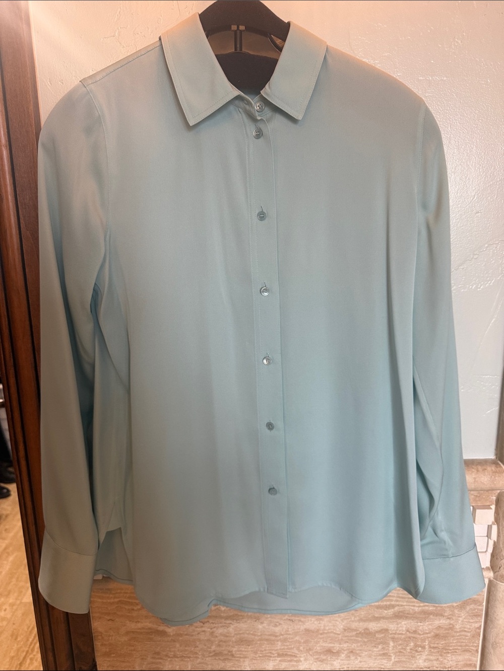 Vince women’s Light Aqua Button-Up Dress Shirt